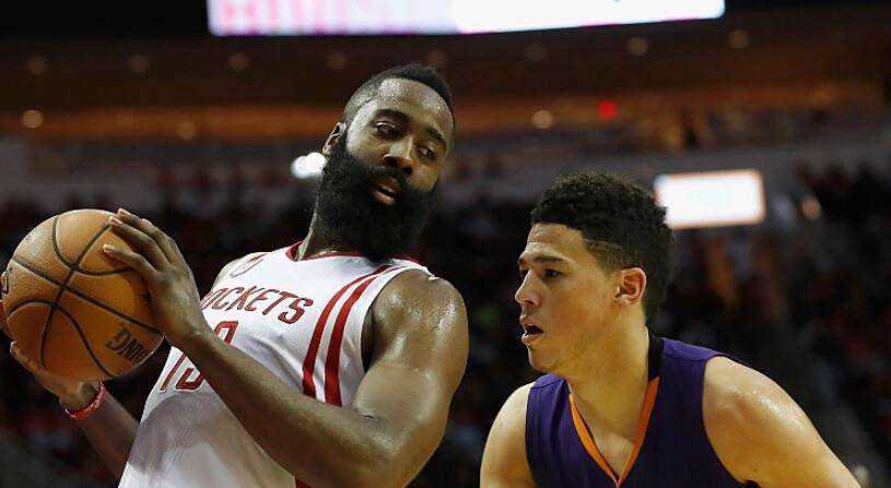 在紧张的氛 在紧张的氛